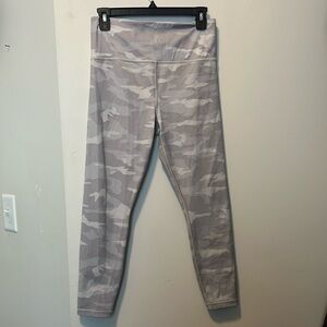 Athleta gray camo capri leggings